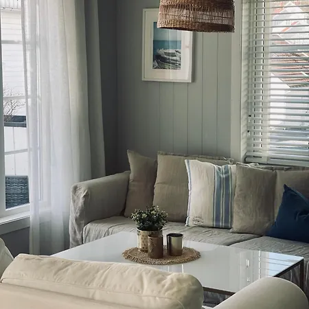 Sorlandsidyll, Risor Vakantiehuis